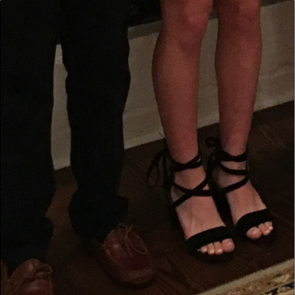 BLACK JESSICA SIMPSON HEELS